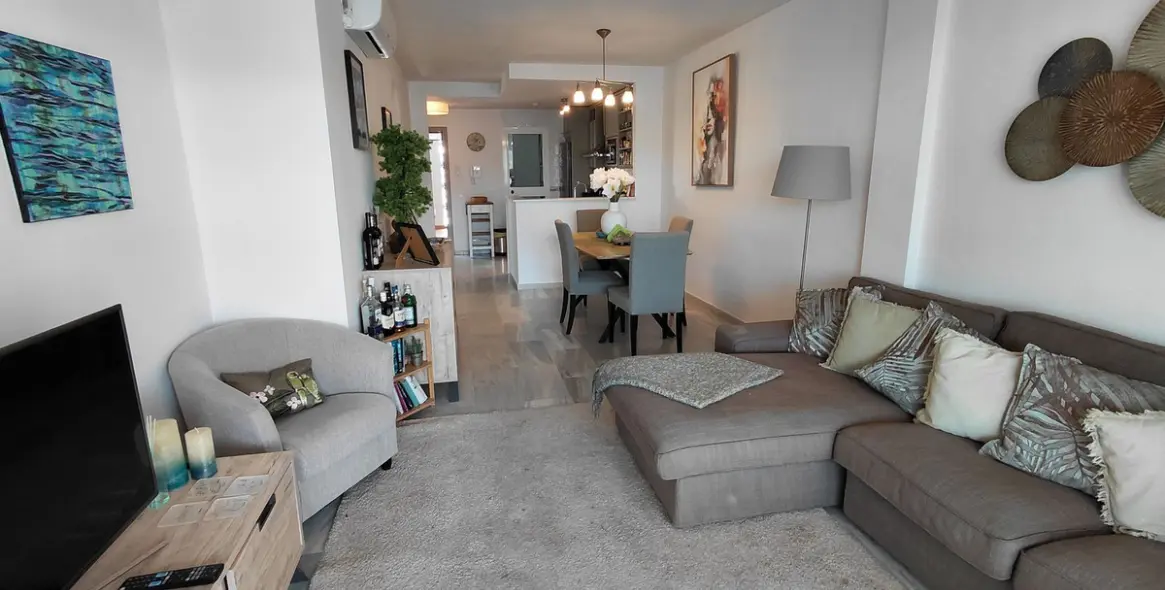 Продажа апартаментов на среднем этаже в Calahonda 2