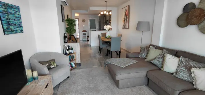 Продажа апартаментов на среднем этаже в Calahonda 1