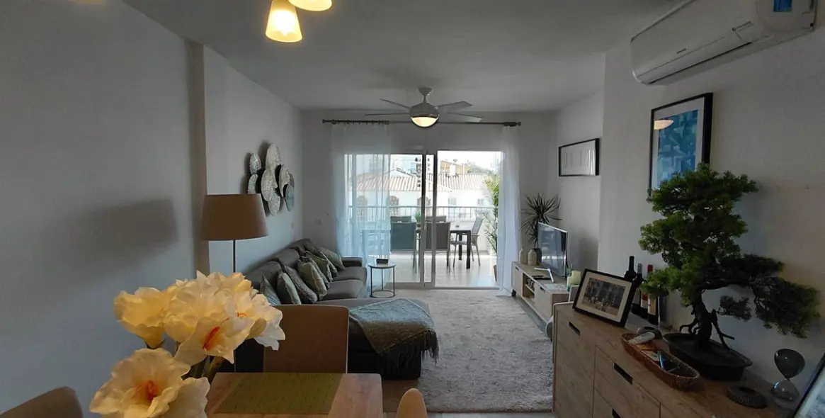 Продажа апартаментов на среднем этаже в Calahonda 3