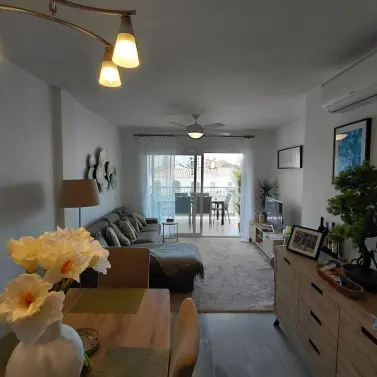 Продажа апартаментов на среднем этаже в Calahonda