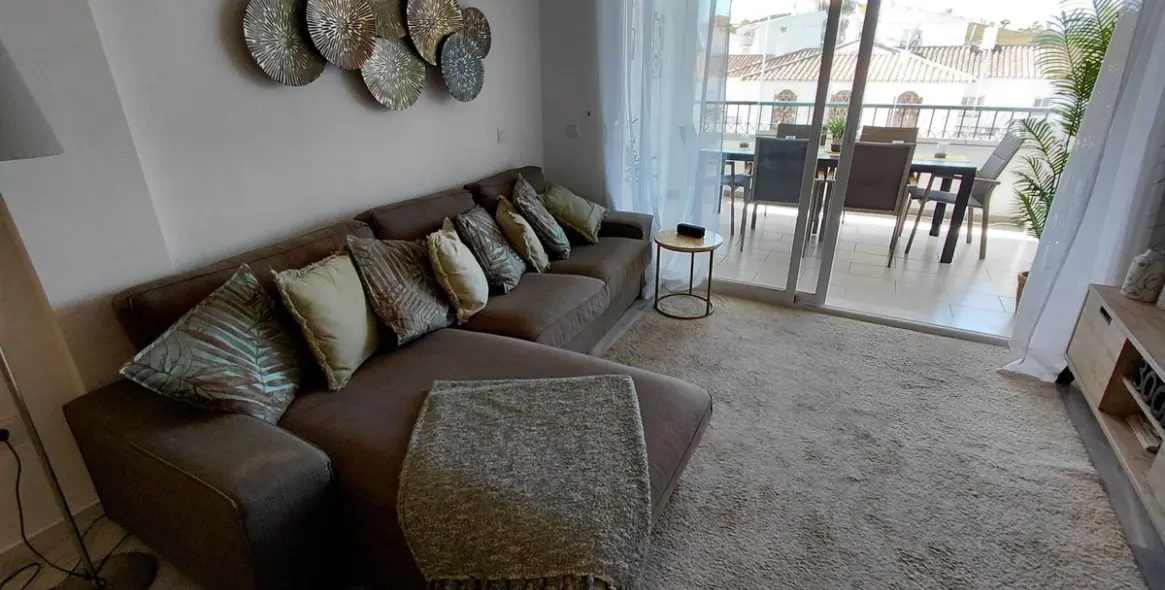 Продажа апартаментов на среднем этаже в Calahonda 4