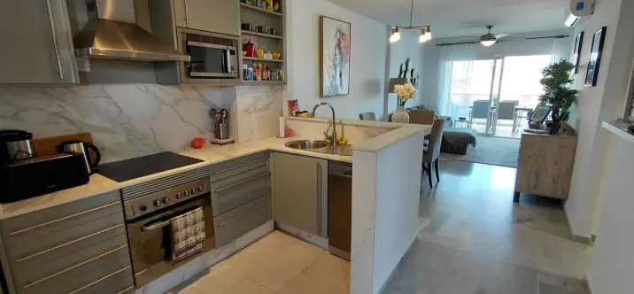 Продажа апартаментов на среднем этаже в Calahonda 4