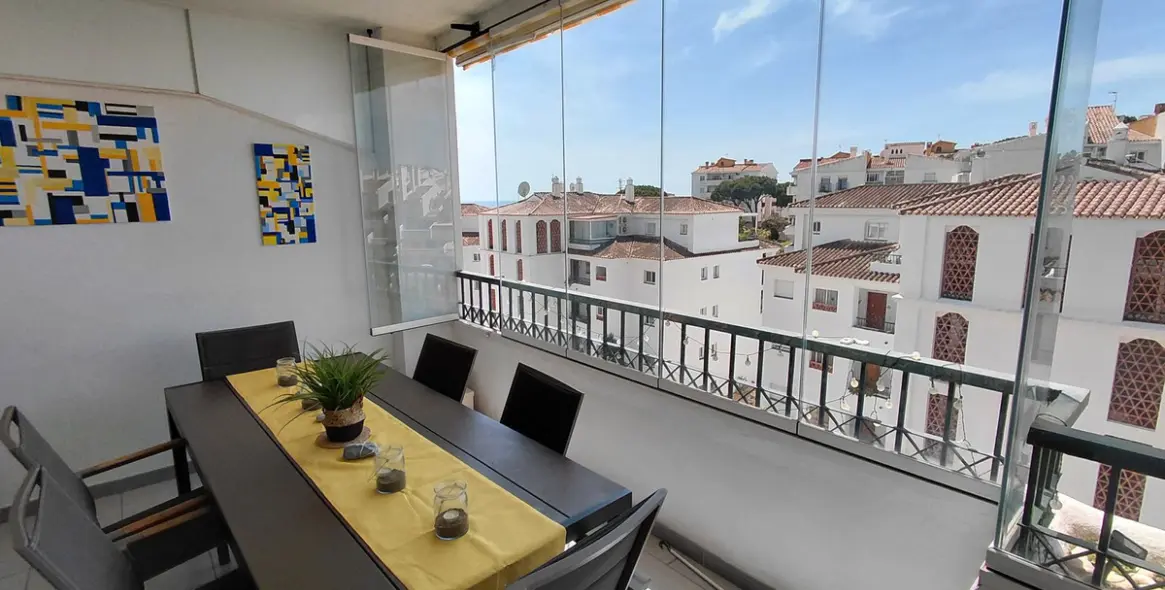 Продажа апартаментов на среднем этаже в Calahonda 8