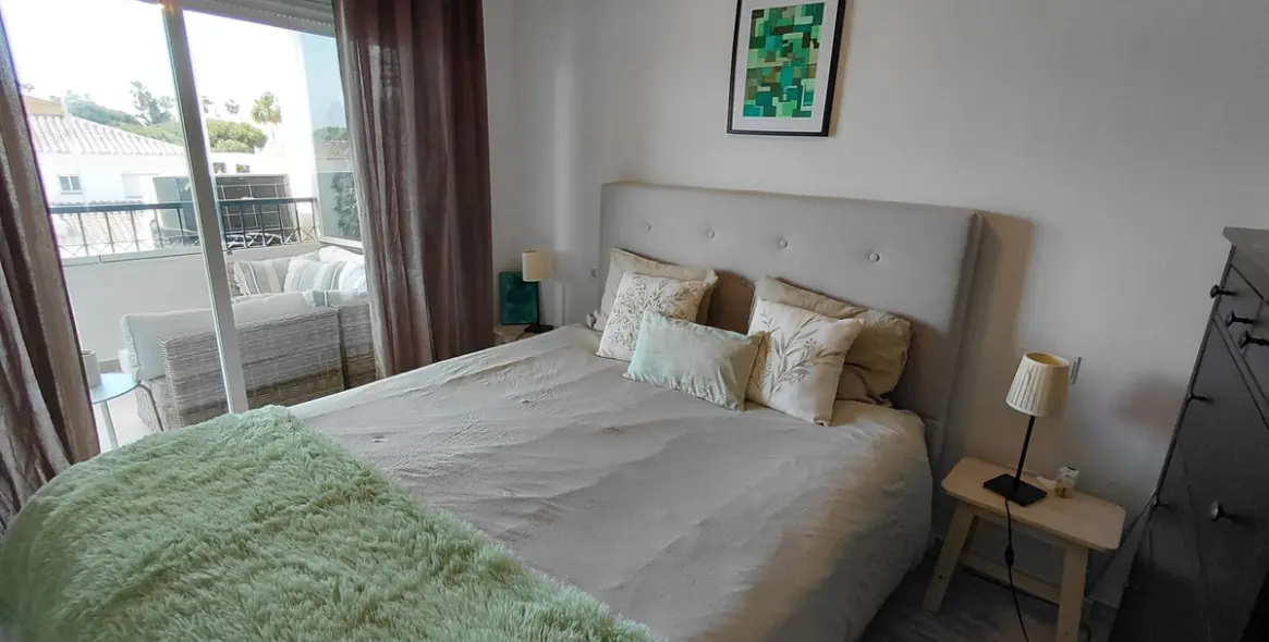 Продажа апартаментов на среднем этаже в Calahonda 10