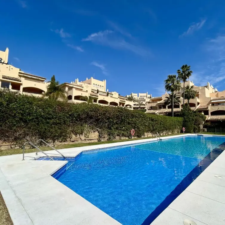 Sale of ground floor apartment in Elviria