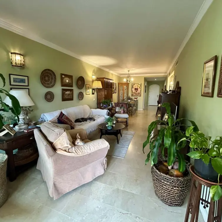 Sale of ground floor apartment in Elviria