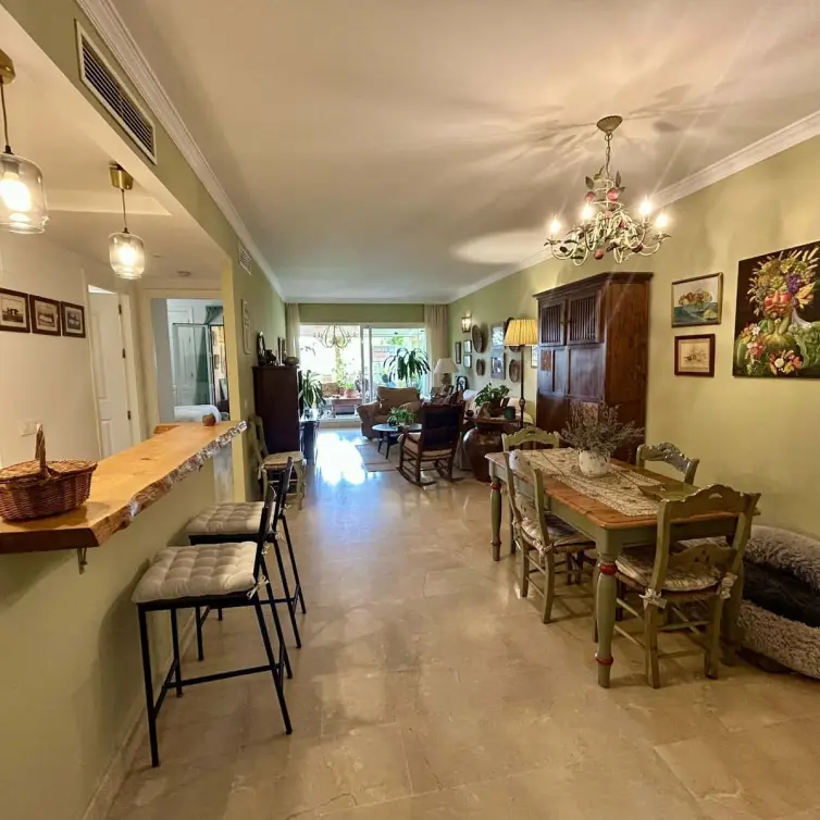 Sale of ground floor apartment in Elviria