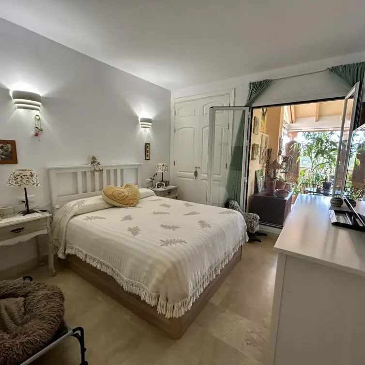 Sale of ground floor apartment in Elviria