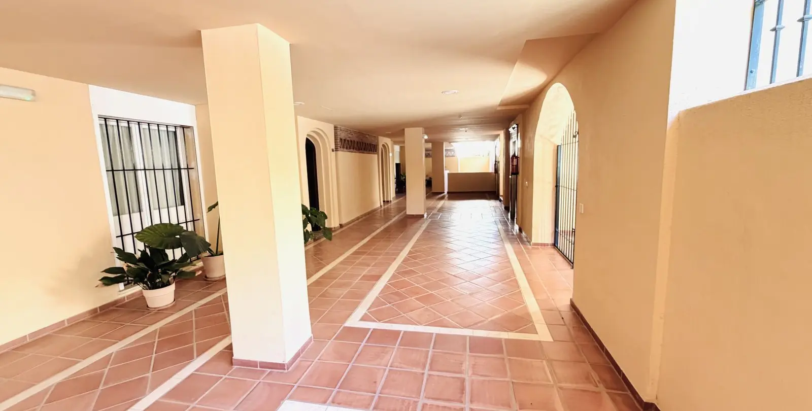 Venta de apartamento en planta baja en Elviria 23