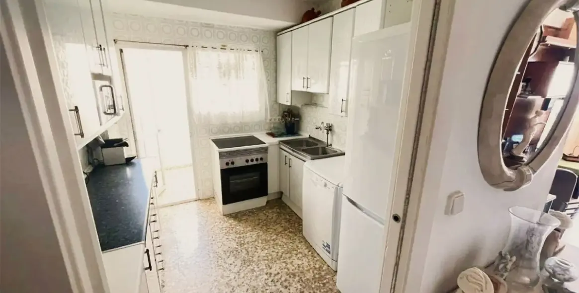 Venta de apartamento en planta media en Marbella 8