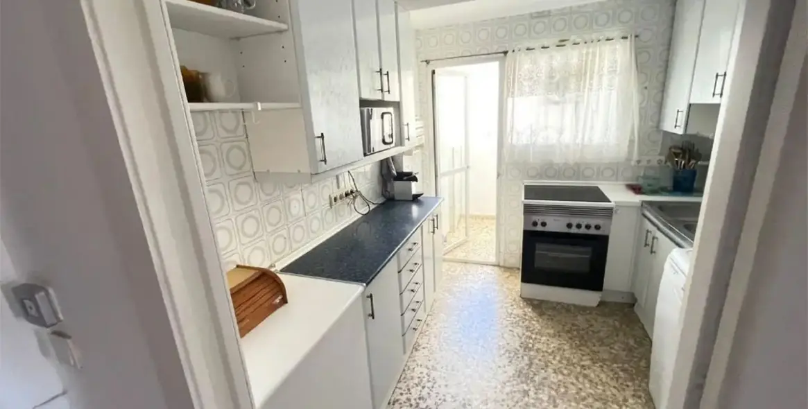 Venta de apartamento en planta media en Marbella 9