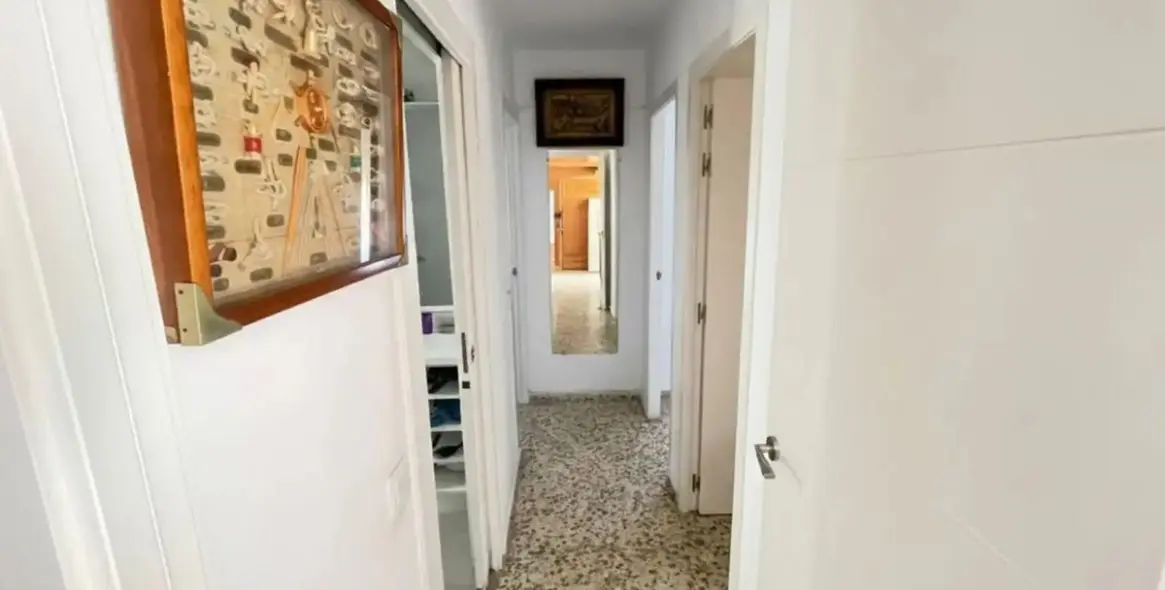 Venta de apartamento en planta media en Marbella 11