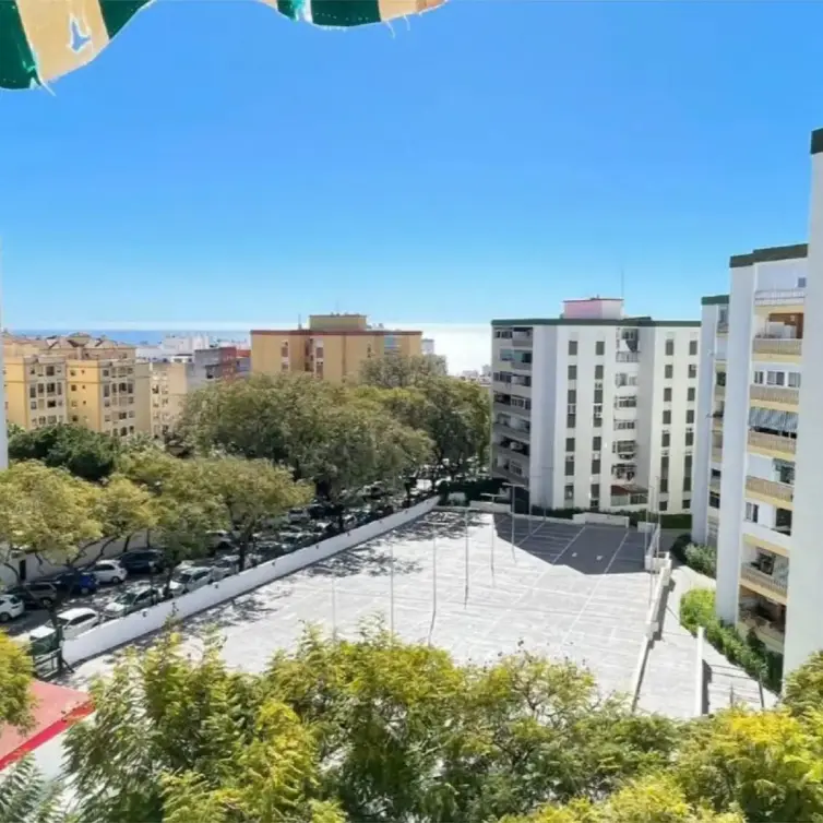 Sale of middle floor apartment in Marbella