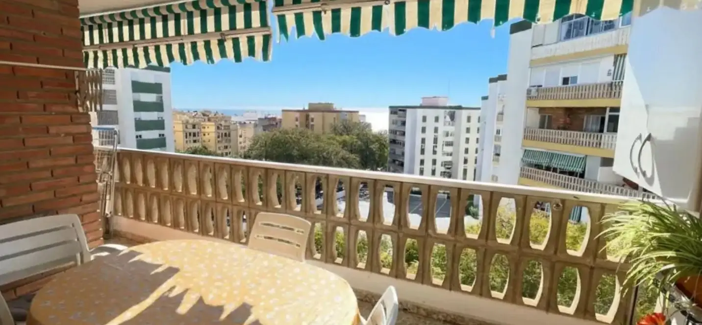 Sale of middle floor apartment in Marbella 1