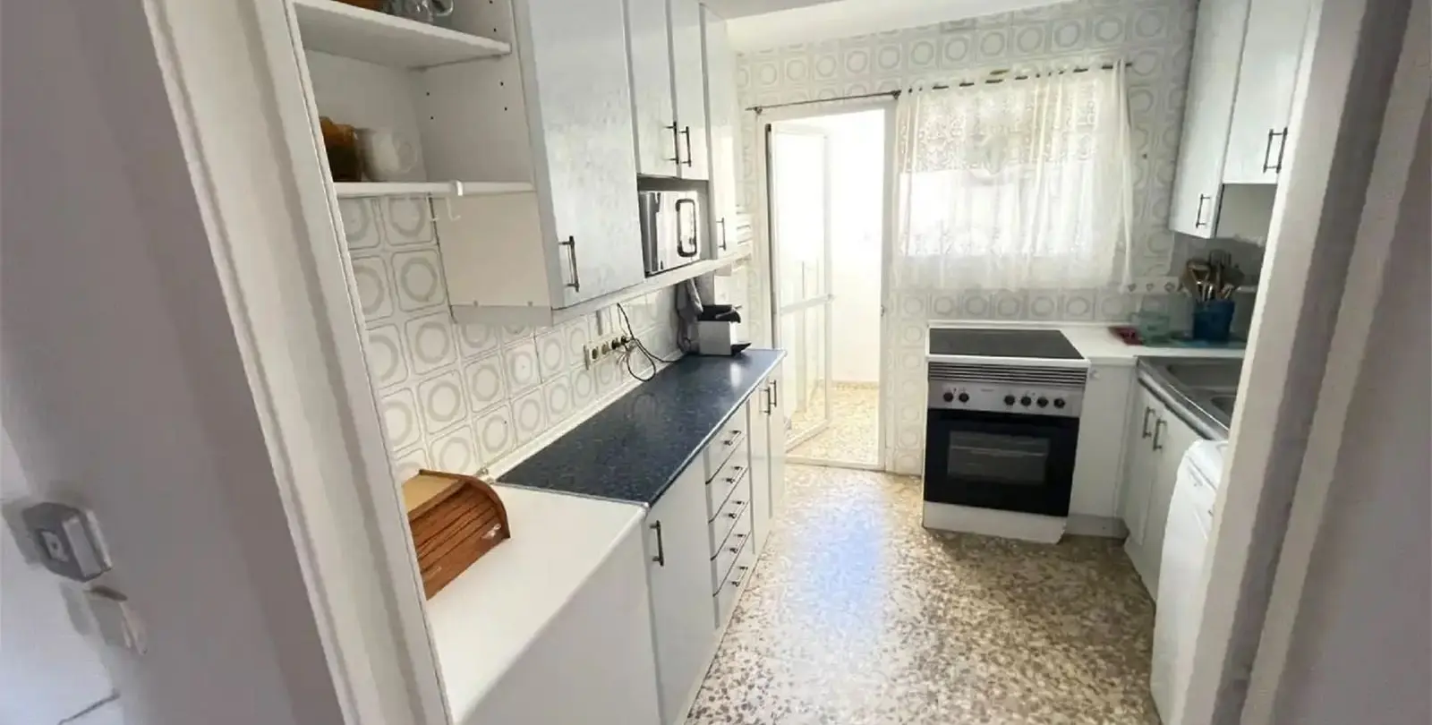 Sale of middle floor apartment in Marbella 9