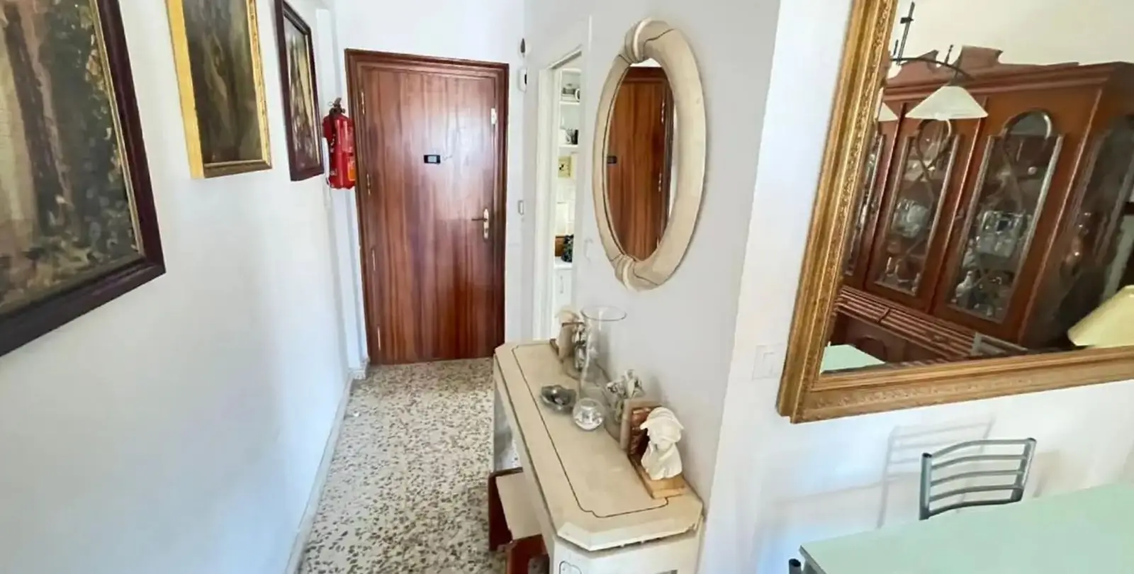 Sale of middle floor apartment in Marbella 17