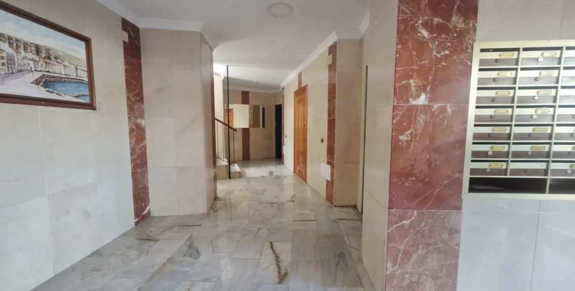 Продажа апартаментов на среднем этаже в Málaga 13