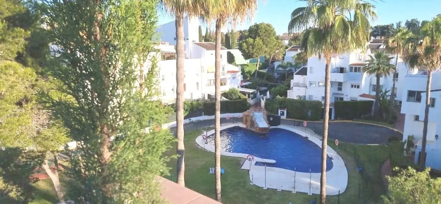 Venta de ático en Elviria 0