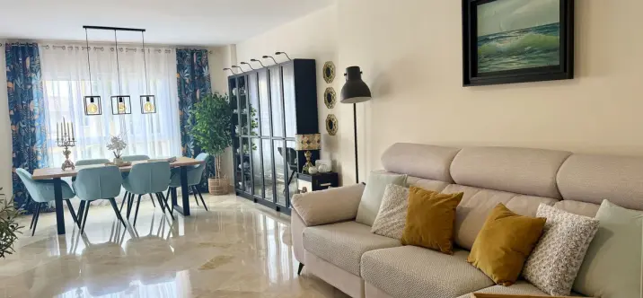 Venta de apartamento en planta media en Calahonda 2
