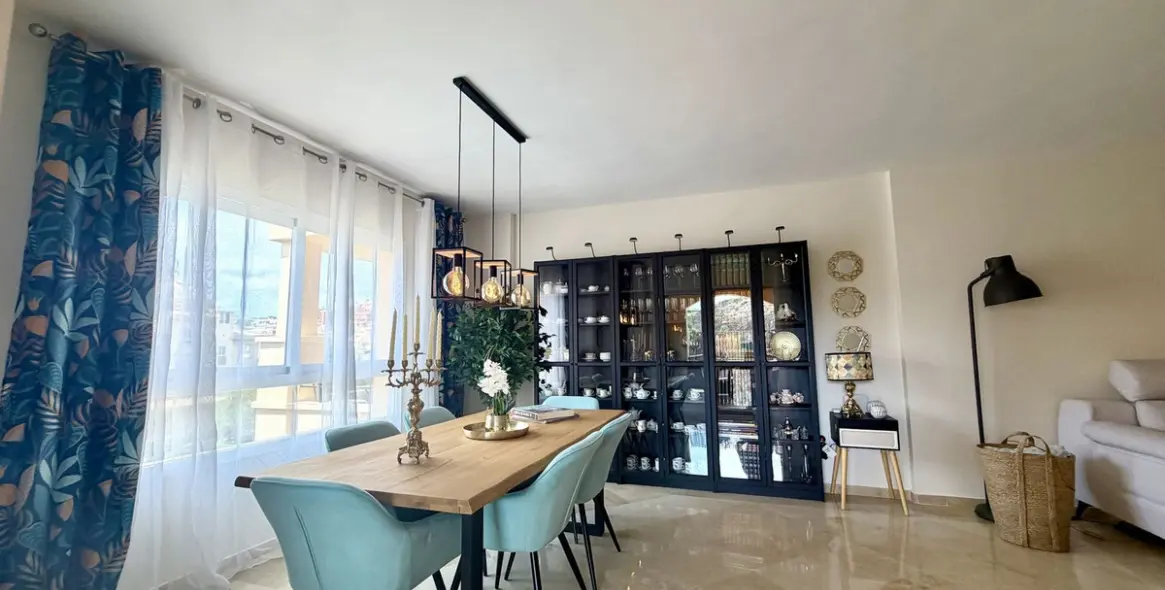 Sale of middle floor apartment in Calahonda 18