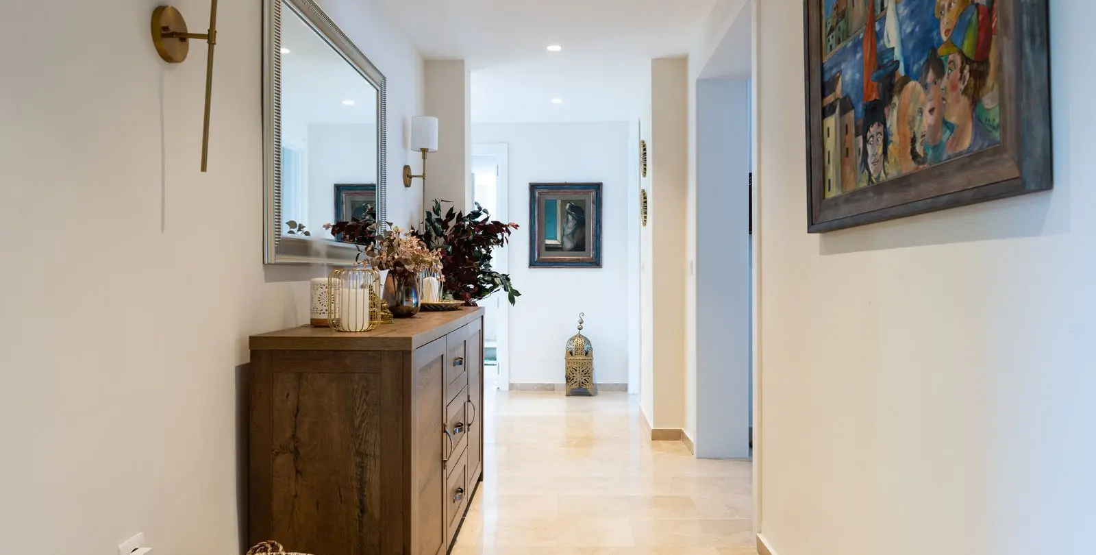 Sale of middle floor apartment in Calahonda 13