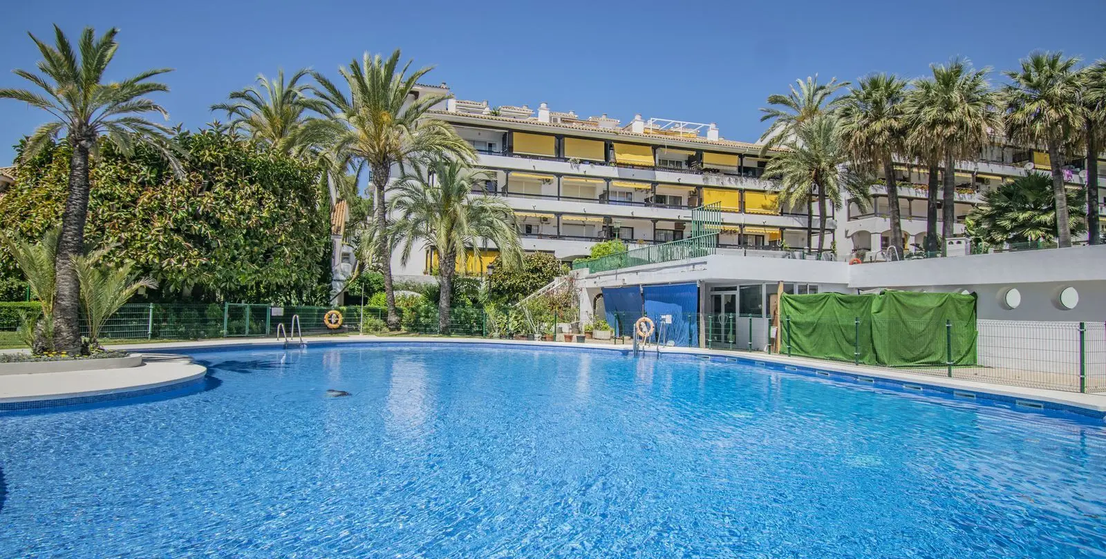 Sale of penthouse in The Golden Mile 1
