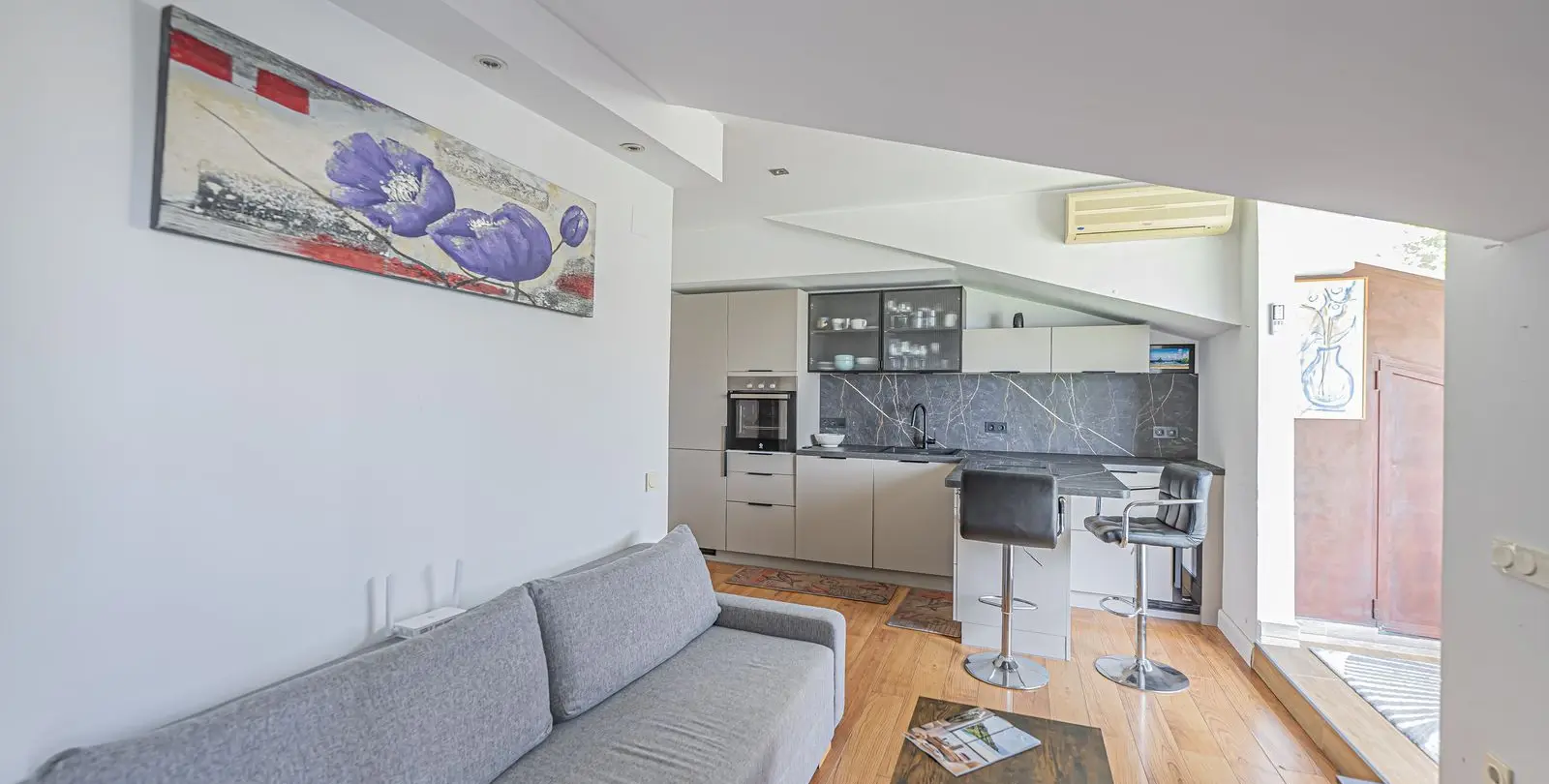 Sale of penthouse in The Golden Mile 3