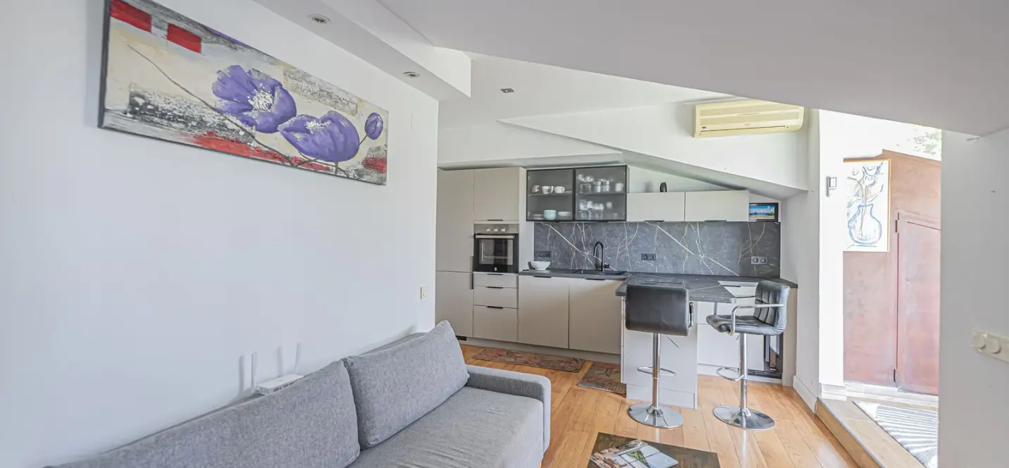Sale of penthouse in The Golden Mile 2