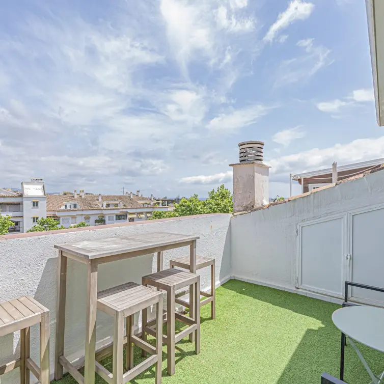 Sale of penthouse in The Golden Mile