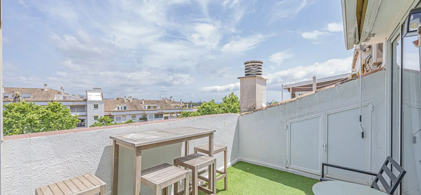 Sale of penthouse in The Golden Mile 3