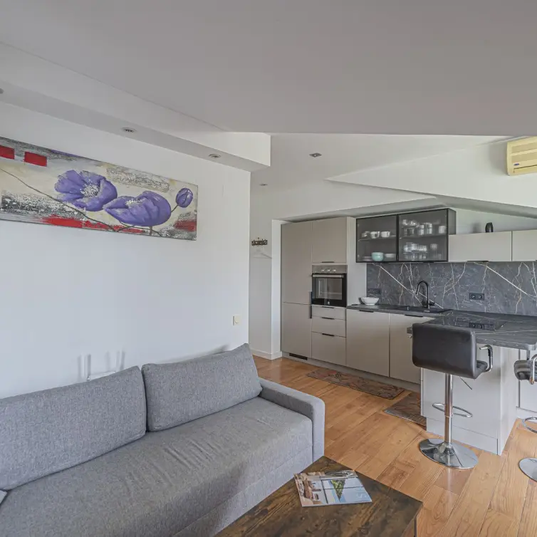 Sale of penthouse in The Golden Mile