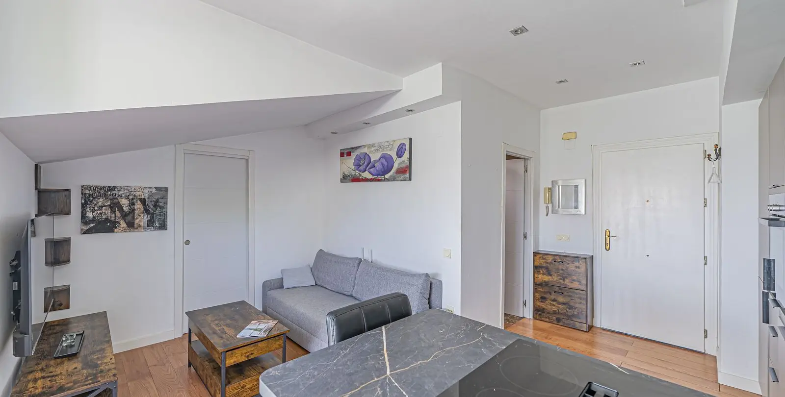 Sale of penthouse in The Golden Mile 10