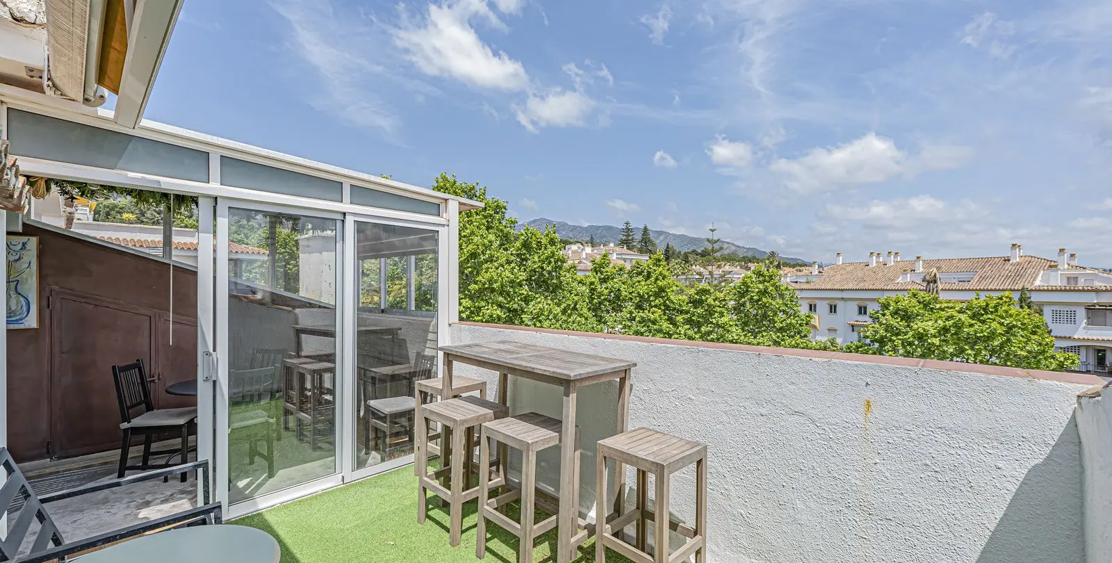 Sale of penthouse in The Golden Mile 12