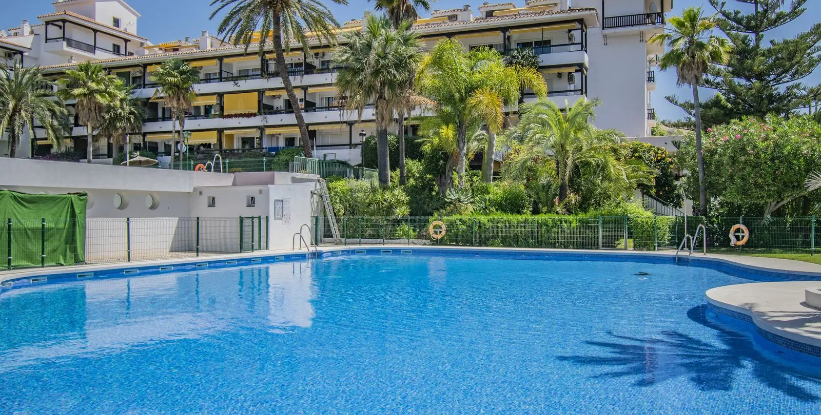 Sale of penthouse in The Golden Mile 14