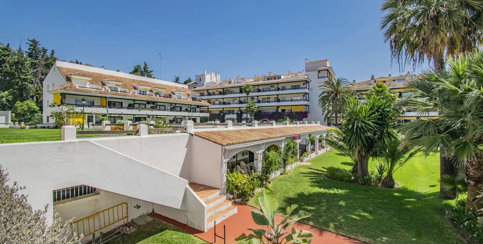 Sale of penthouse in The Golden Mile 16
