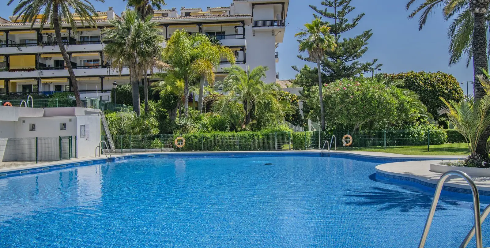 Sale of penthouse in The Golden Mile 18