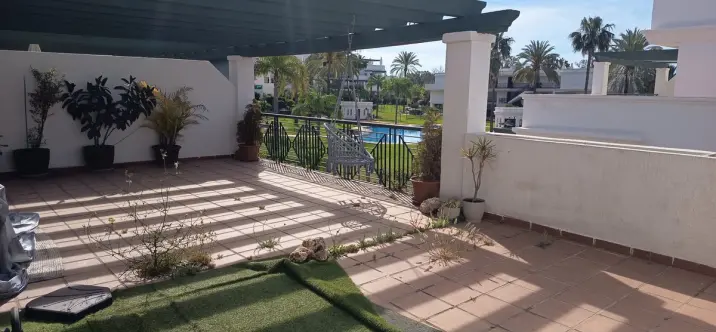 Venta de apartamento en planta media en Nueva Andalucía 2