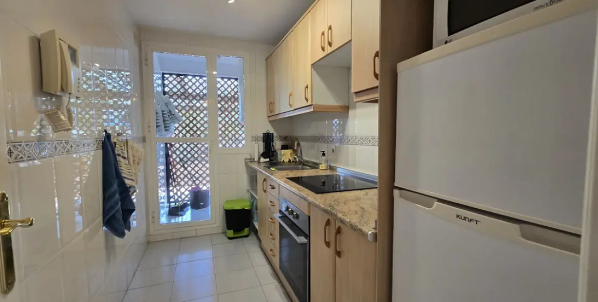 Venta de apartamento en planta media en Nueva Andalucía 5