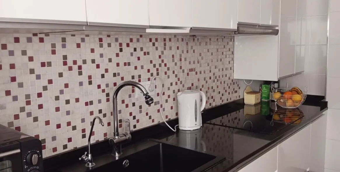 Sale of middle floor apartment in Málaga Centro 7