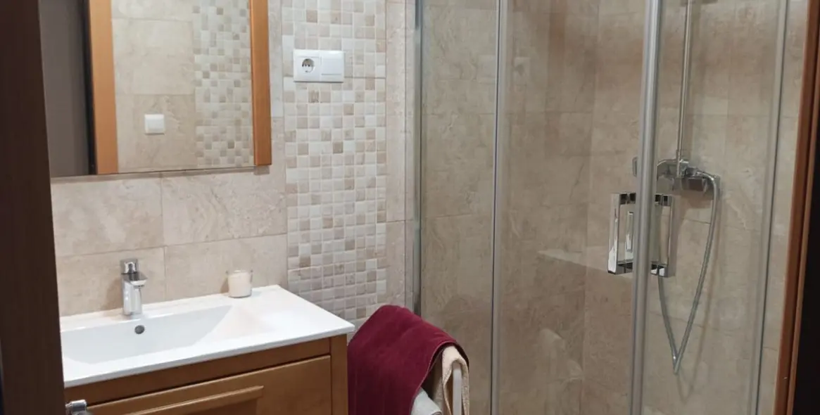 Sale of middle floor apartment in Málaga Centro 14