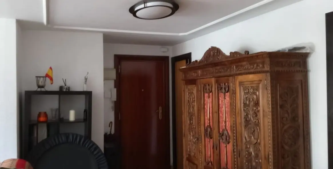 Sale of middle floor apartment in Málaga Centro 19