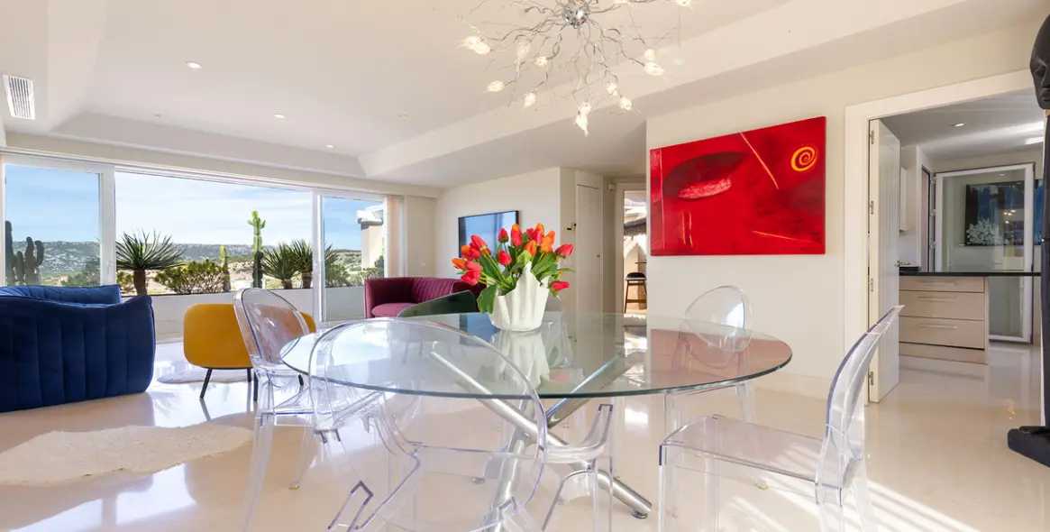 Sale of penthouse in Doña Julia 2