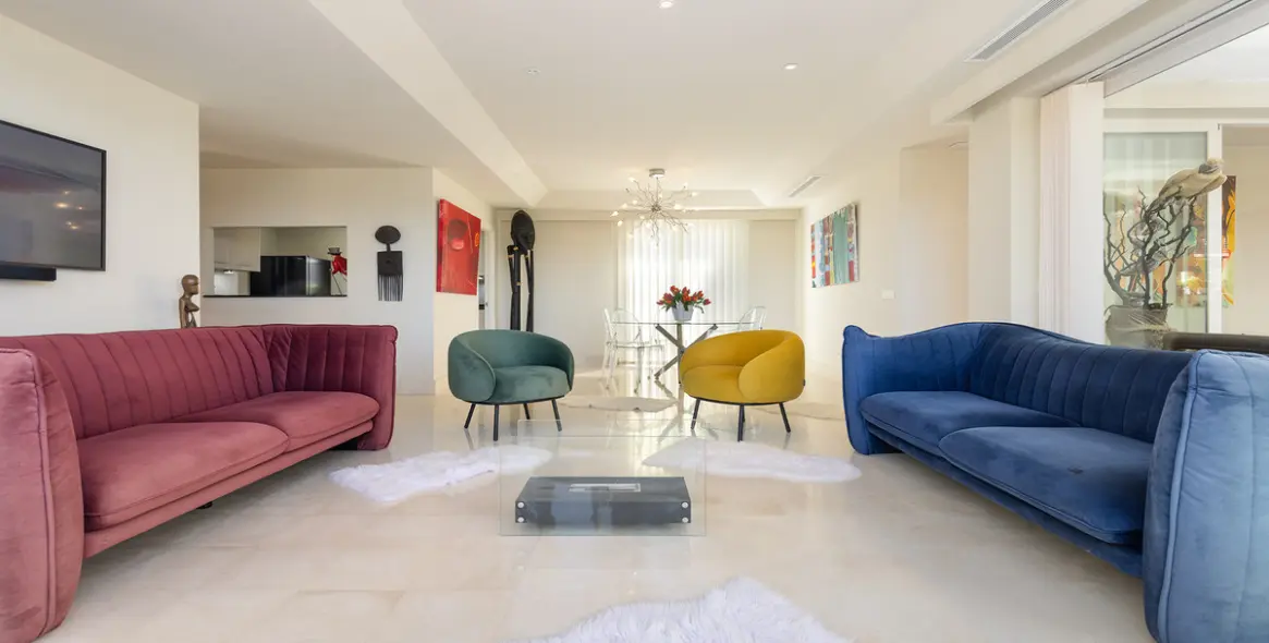 Sale of penthouse in Doña Julia 19