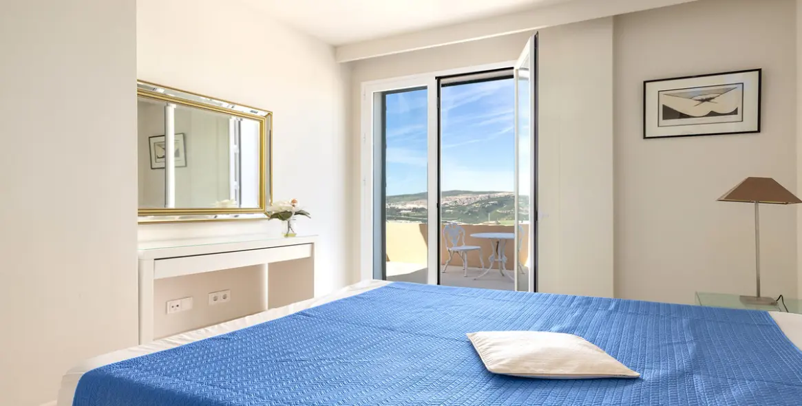 Sale of penthouse in Doña Julia 31