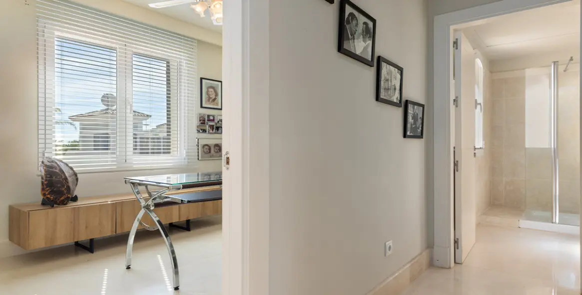 Sale of penthouse in Doña Julia 40