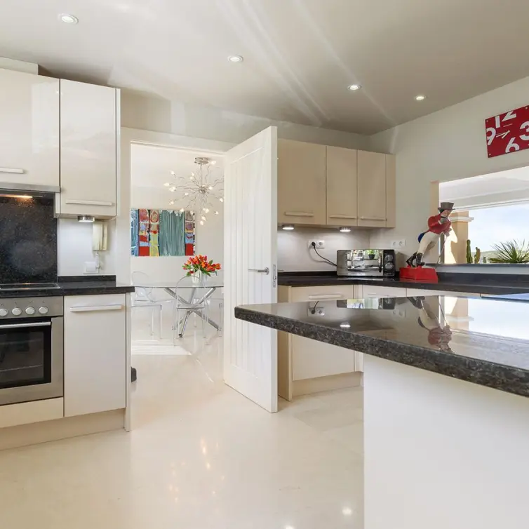 Sale of penthouse in Doña Julia