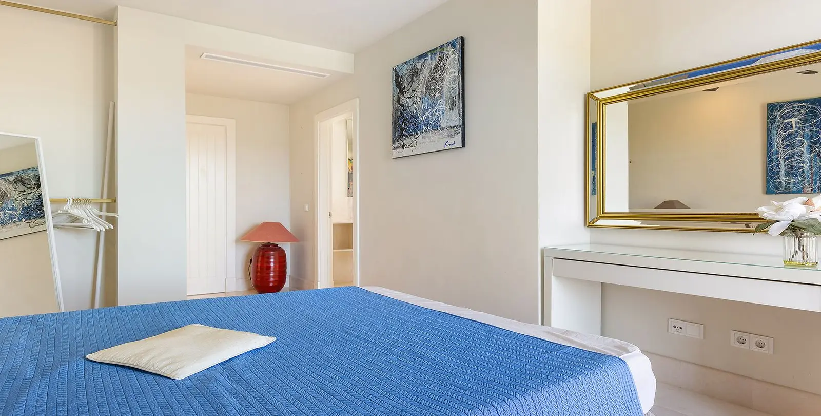 Sale of penthouse in Doña Julia 24