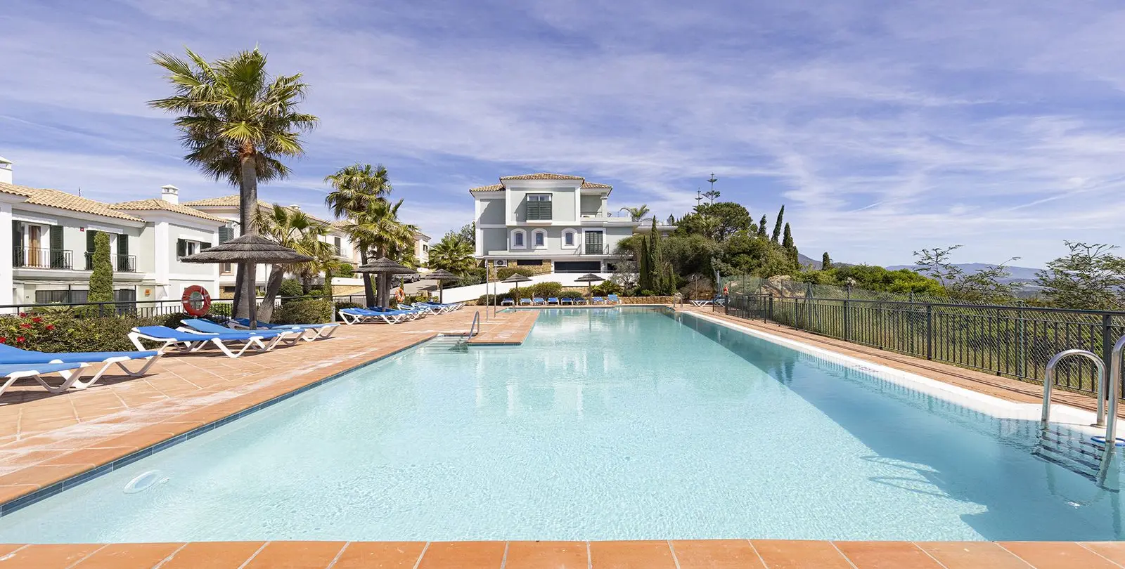 Sale of penthouse in Doña Julia 43