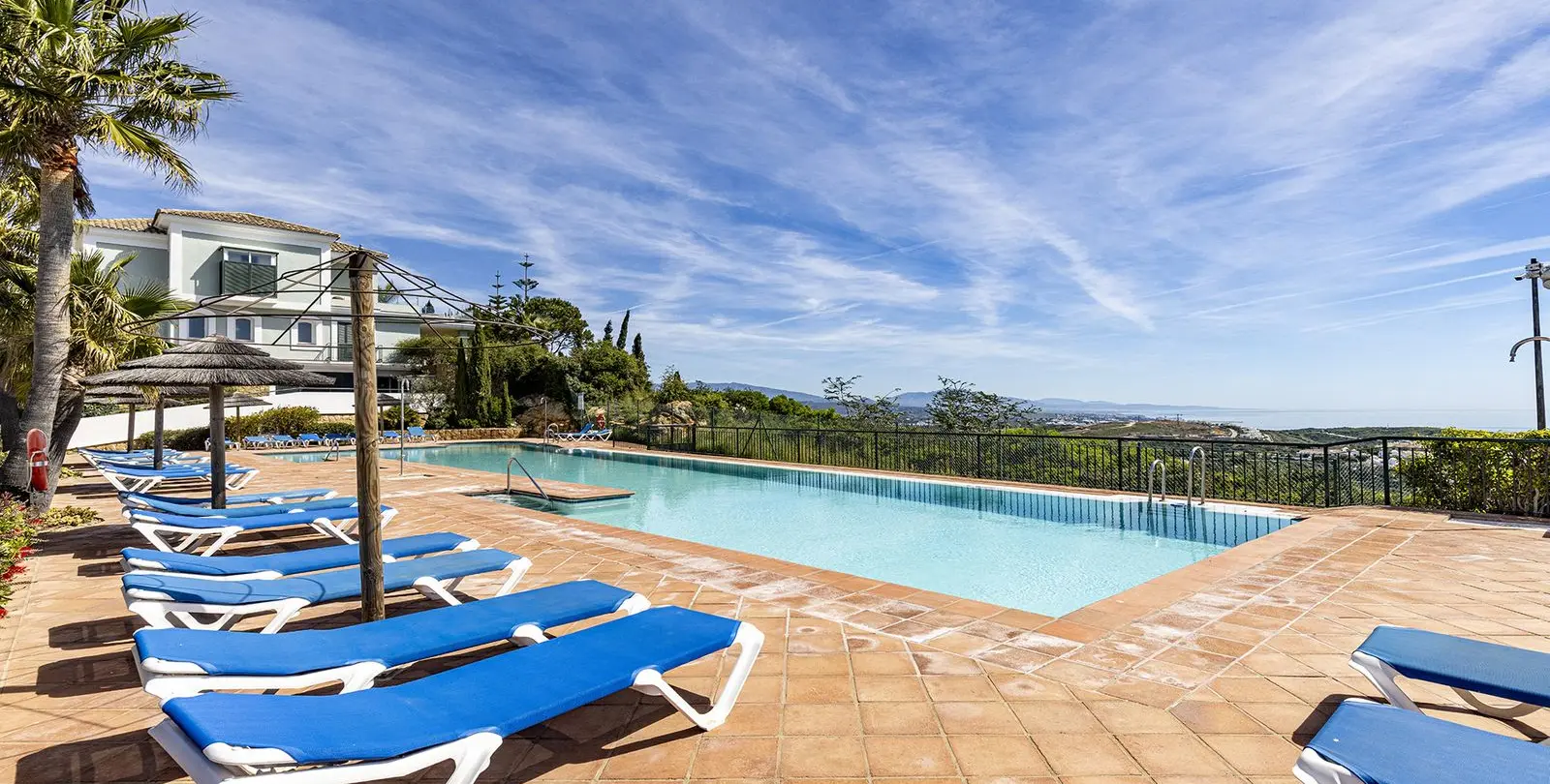 Sale of penthouse in Doña Julia 44
