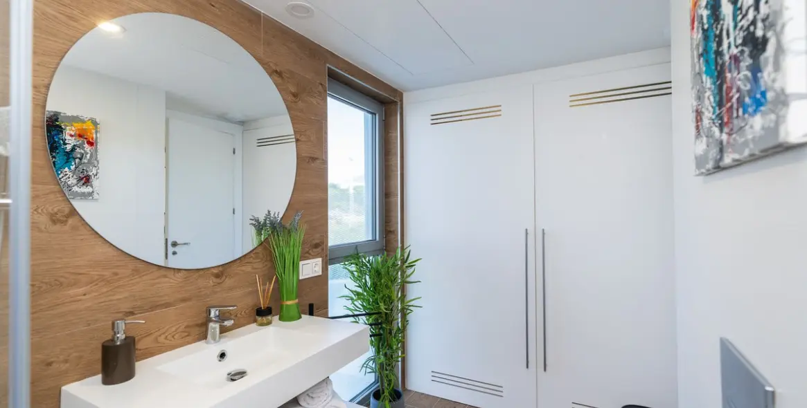 Sale of middle floor apartment in Estepona 13